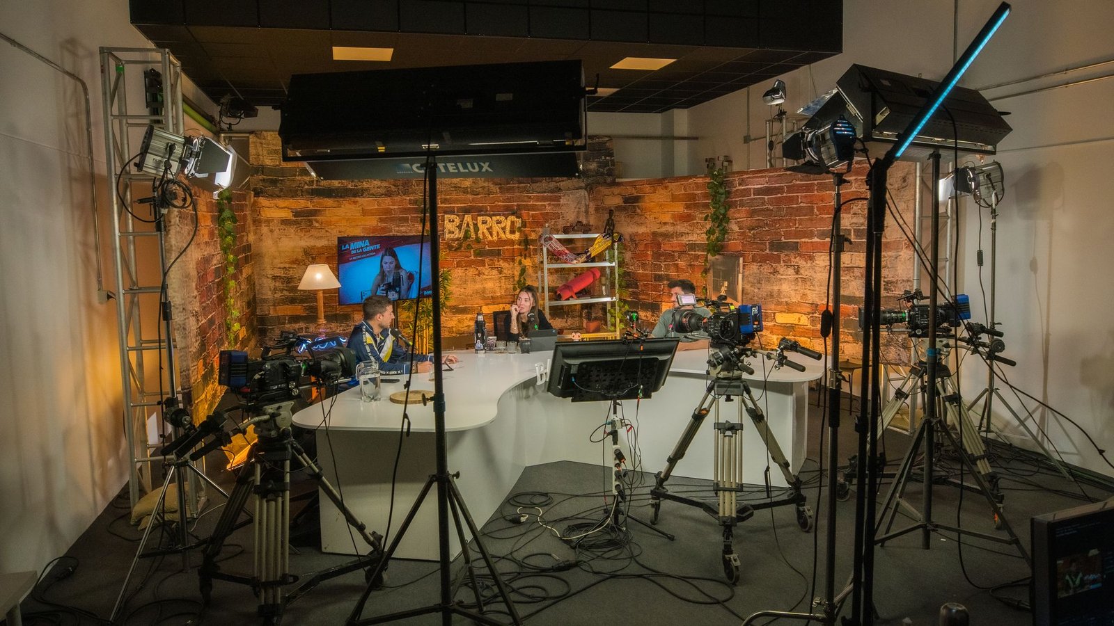 Plató profesional de Barro TV donde se realiza Speak & Stream en Madrid